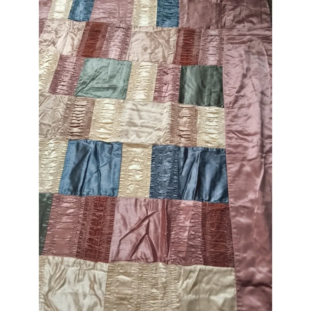 Antique Very Old‎ Estate Find Handmade Silk Satin Lap Bed Quilt 64x69